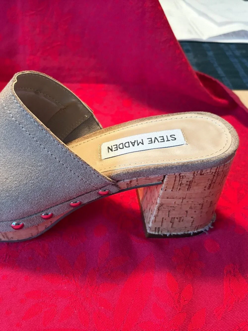 STEVE MADDEN SLIP ON HEELS